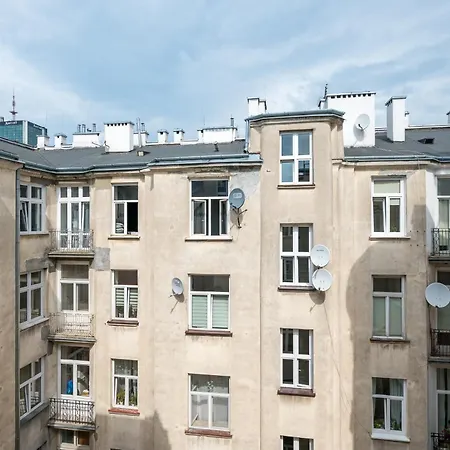 Hoza 62 Deluxe By Bookinghost