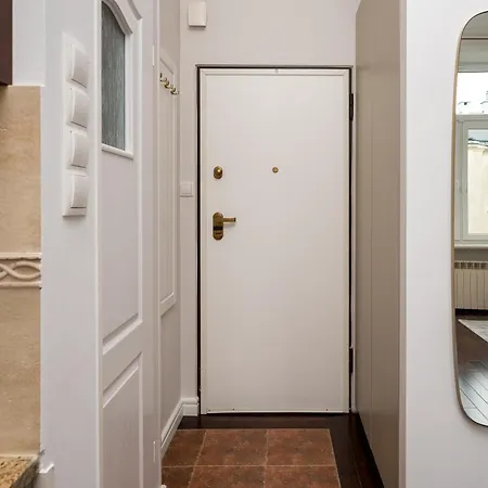 Hoza 62 Deluxe By Bookinghost * Warschau