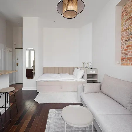 Hoza 62 Deluxe By Bookinghost