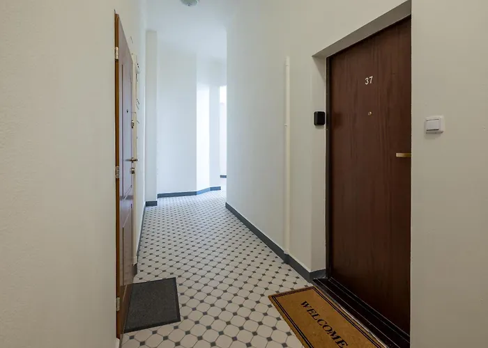 Hoża 62 Deluxe By Bookinghost